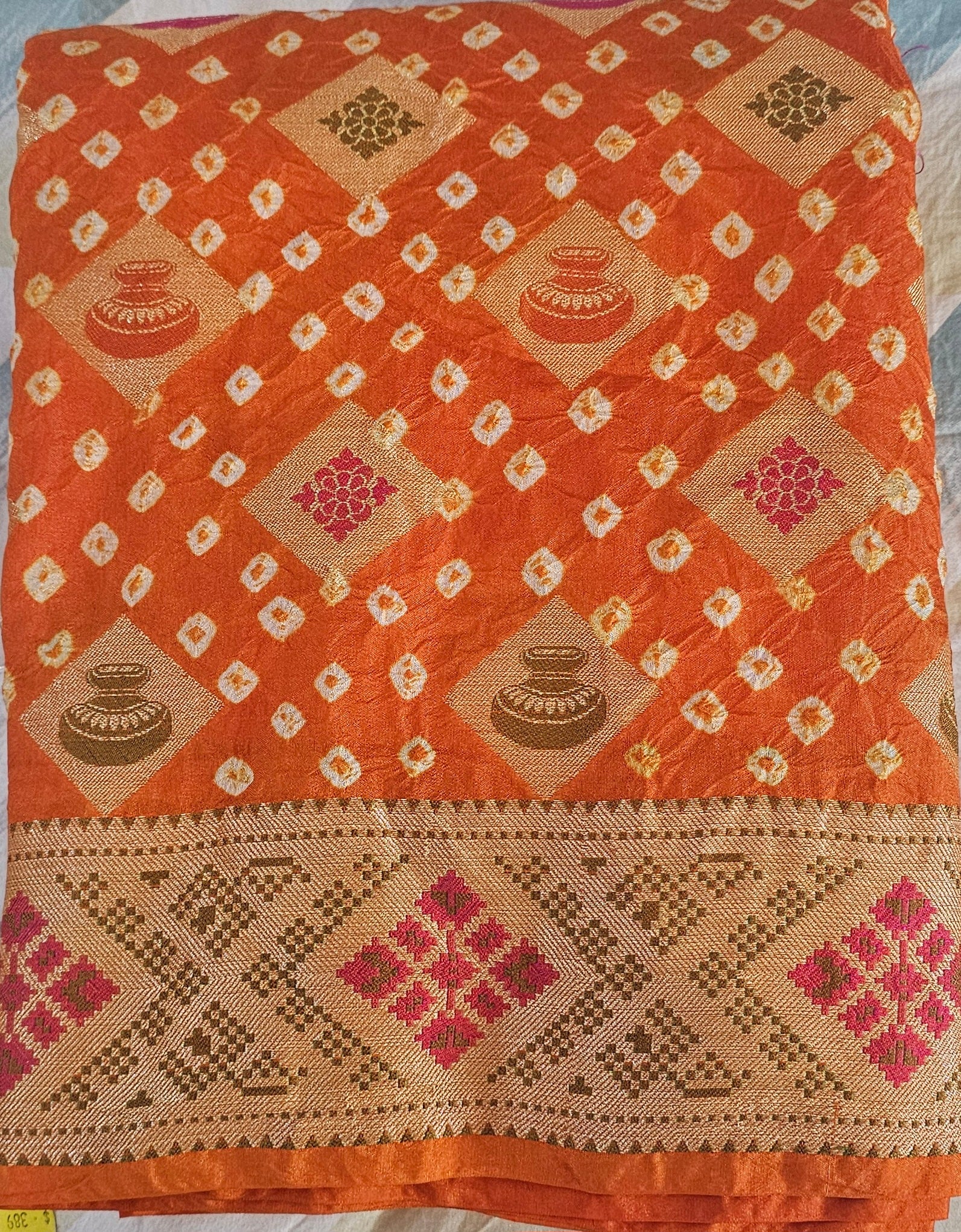 Kesariya bandhej